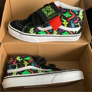 VANS Kids Sk8-Mid Reissue V Shoe SZ 3 kids NWT GLOW IN THE DARK